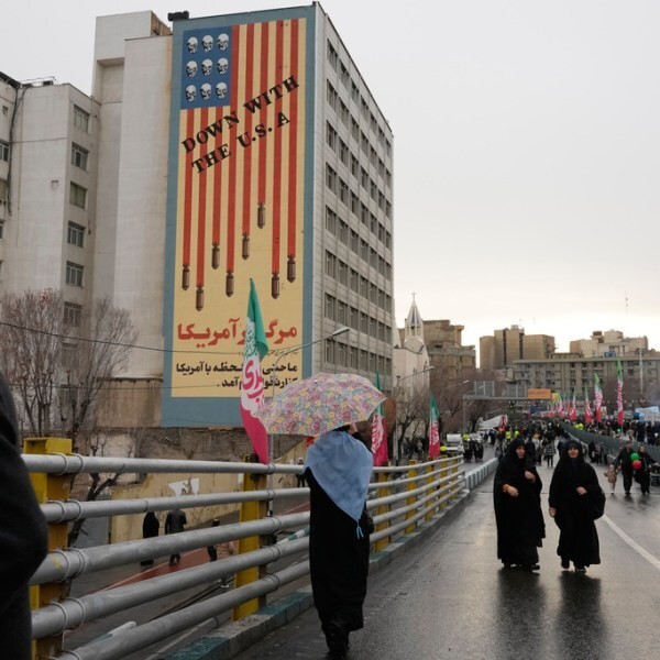 Iran warns US college campuses in Middle East could become 'legitimate targets' Learn More: https://t.co/Mf0RrGoCKJ #BreakingNews https://t.co/sukmj3i58B - X / Culturevibe360